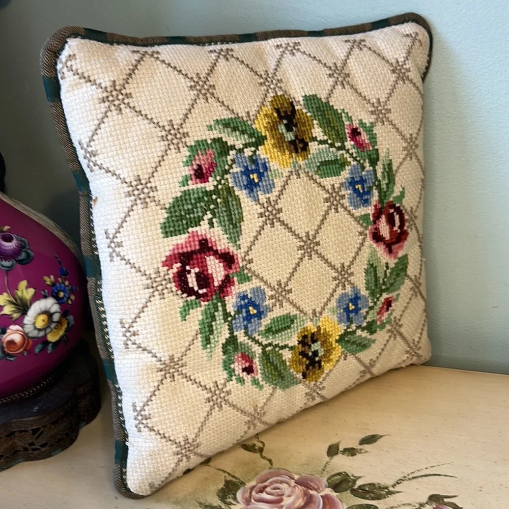 Vintage Handmade Floral Roses Embroidered Needlepoint Accent Throw Pillow